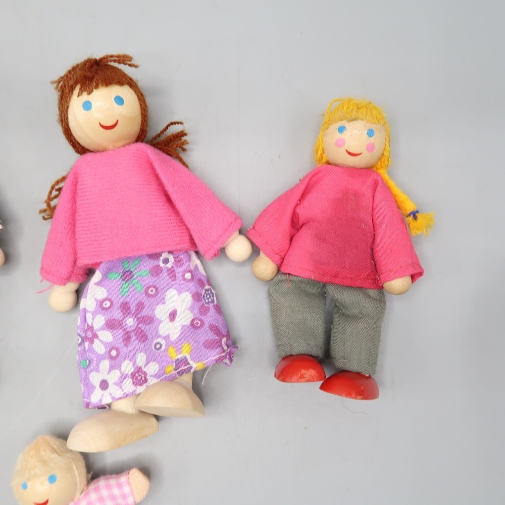 Lot of Melissa & Doug Wooden Dollhouse Family Figures 7 People Mom Dad Grammy - Picture 4 of 5